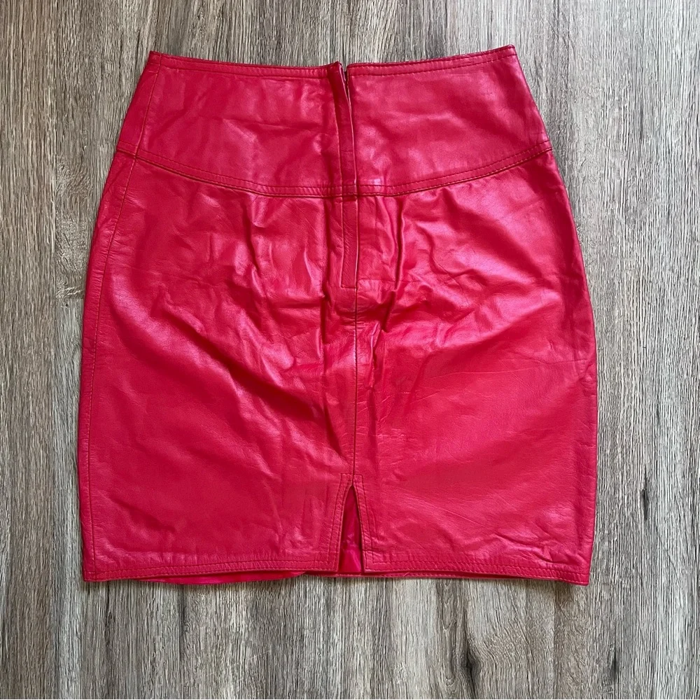 Trump Sport Red 100% Leather Skirt Size 7/8 - Picture 2 of 5